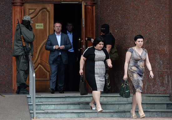 Armed personnel occupy building of National Bank of Ukraine