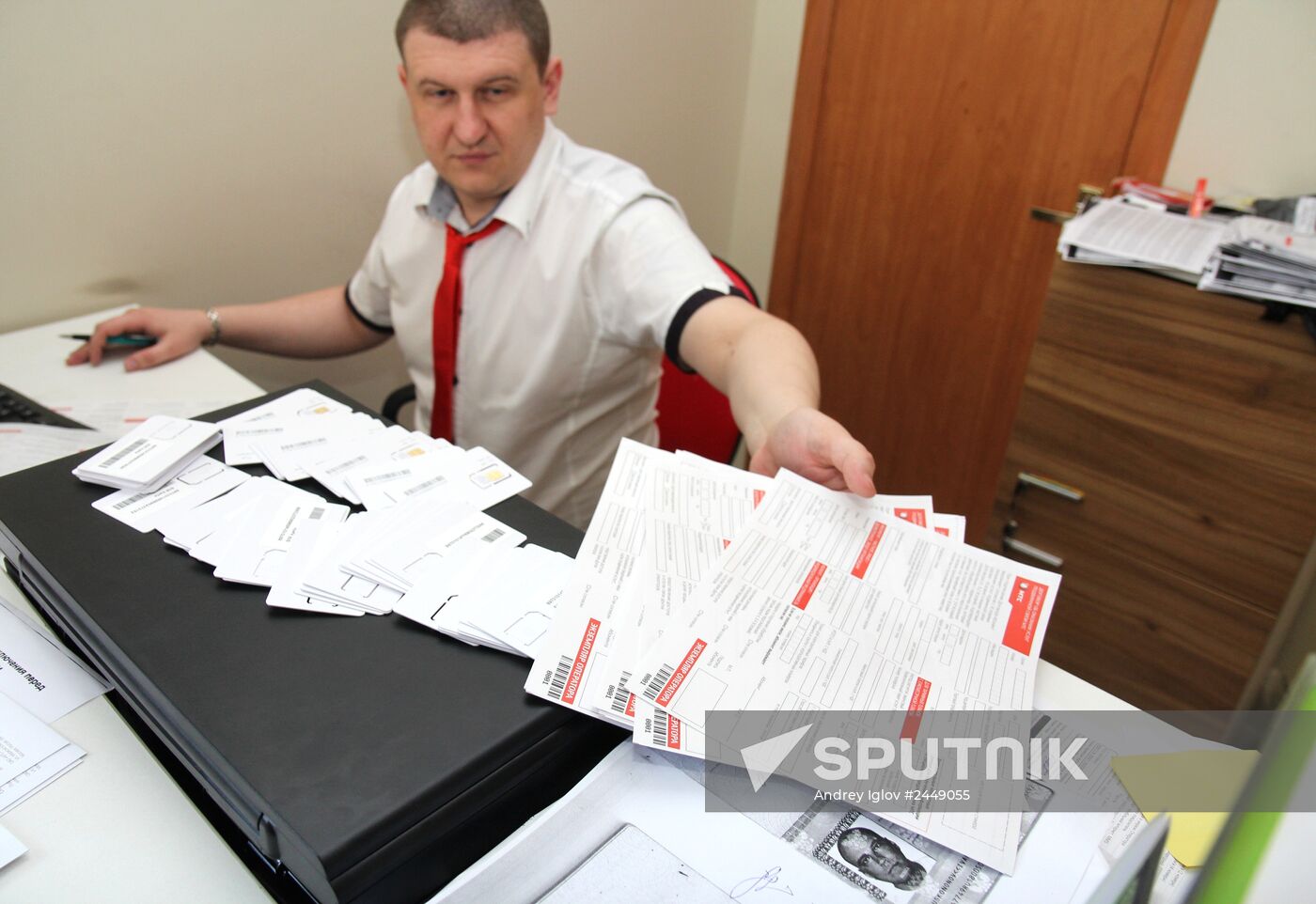 Russia begins selling SIM-cards with "7" number code of MTS mobile operator in Crimea