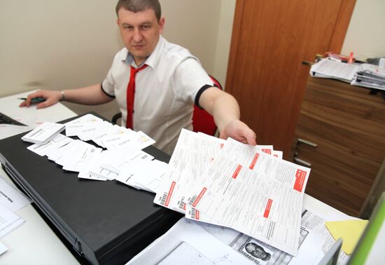 Russia begins selling SIM-cards with "7" number code of MTS mobile operator in Crimea