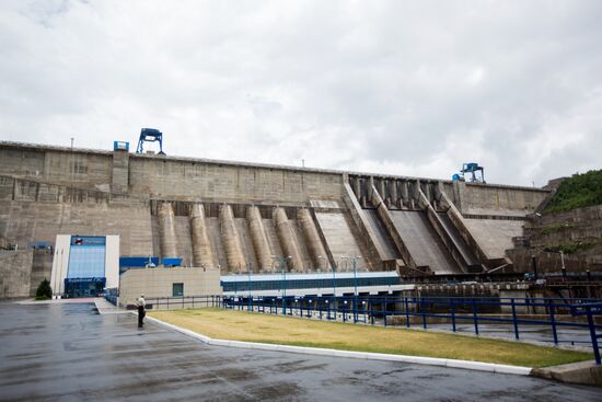 Repair of unit at Bureiskaya hydropower plant