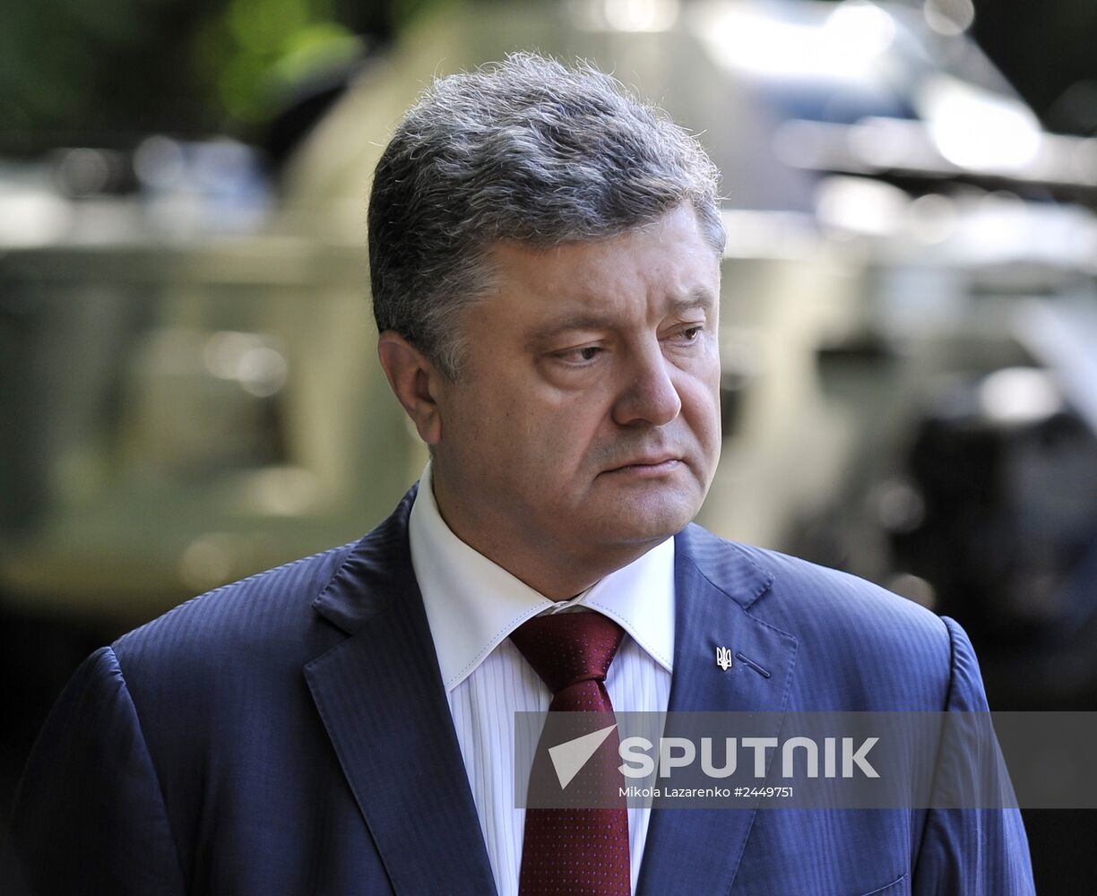 Petro Poroshenko attends graduation ceremony at National University of Defense of Ukraine