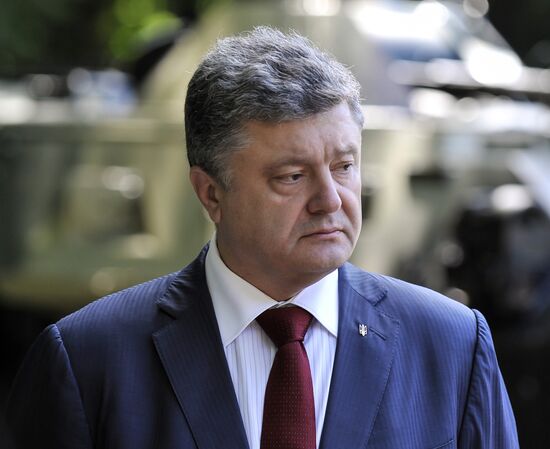 Petro Poroshenko attends graduation ceremony at National University of Defense of Ukraine