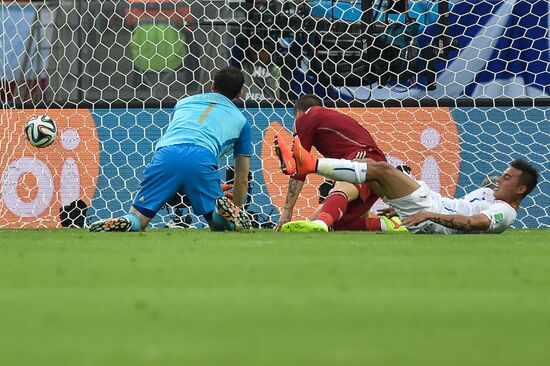 The 2014 FIFA World Cup. Spain vs. Chile