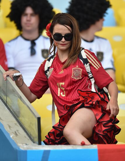 The 2014 FIFA World Cup. Spain vs. Chile