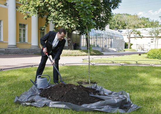 Dmitry Medvedev's working visit to North-Western Federal District
