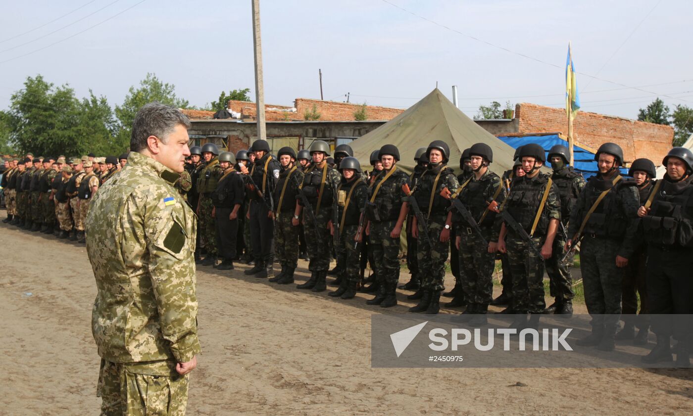 Ukraine's president Poroshenko visits National guard HQ in Donetsk Region