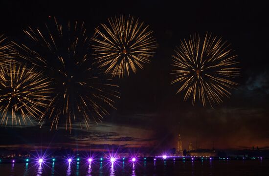 "Scarlet Sails" school graduates' party in St Petersburg