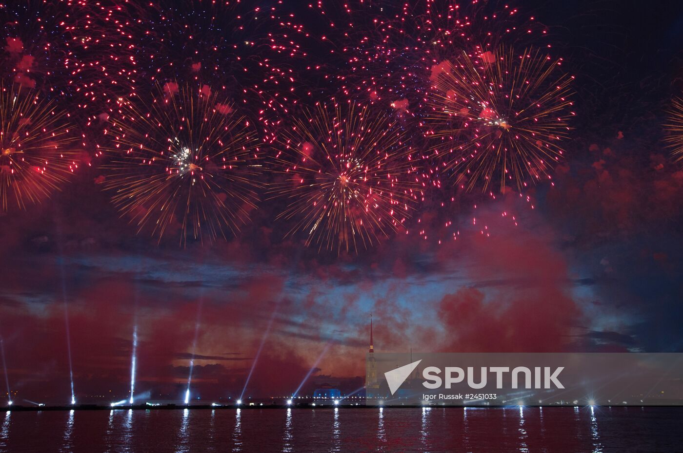 "Scarlet Sails" school graduates' party in St Petersburg