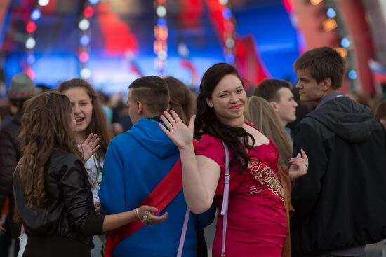 "Scarlet Sails" school graduates' party in St Petersburg