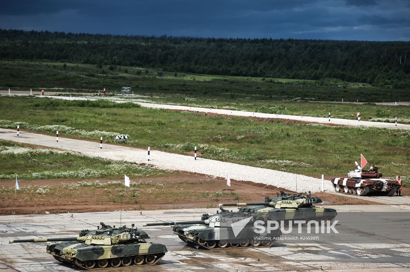 All-army stage of Tank Biathlon 2014 competition