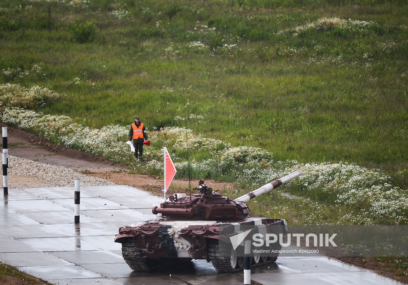 All-army stage of Tank Biathlon 2014 competition