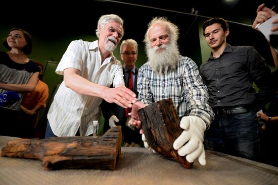 Shigir idol under expert evaluation