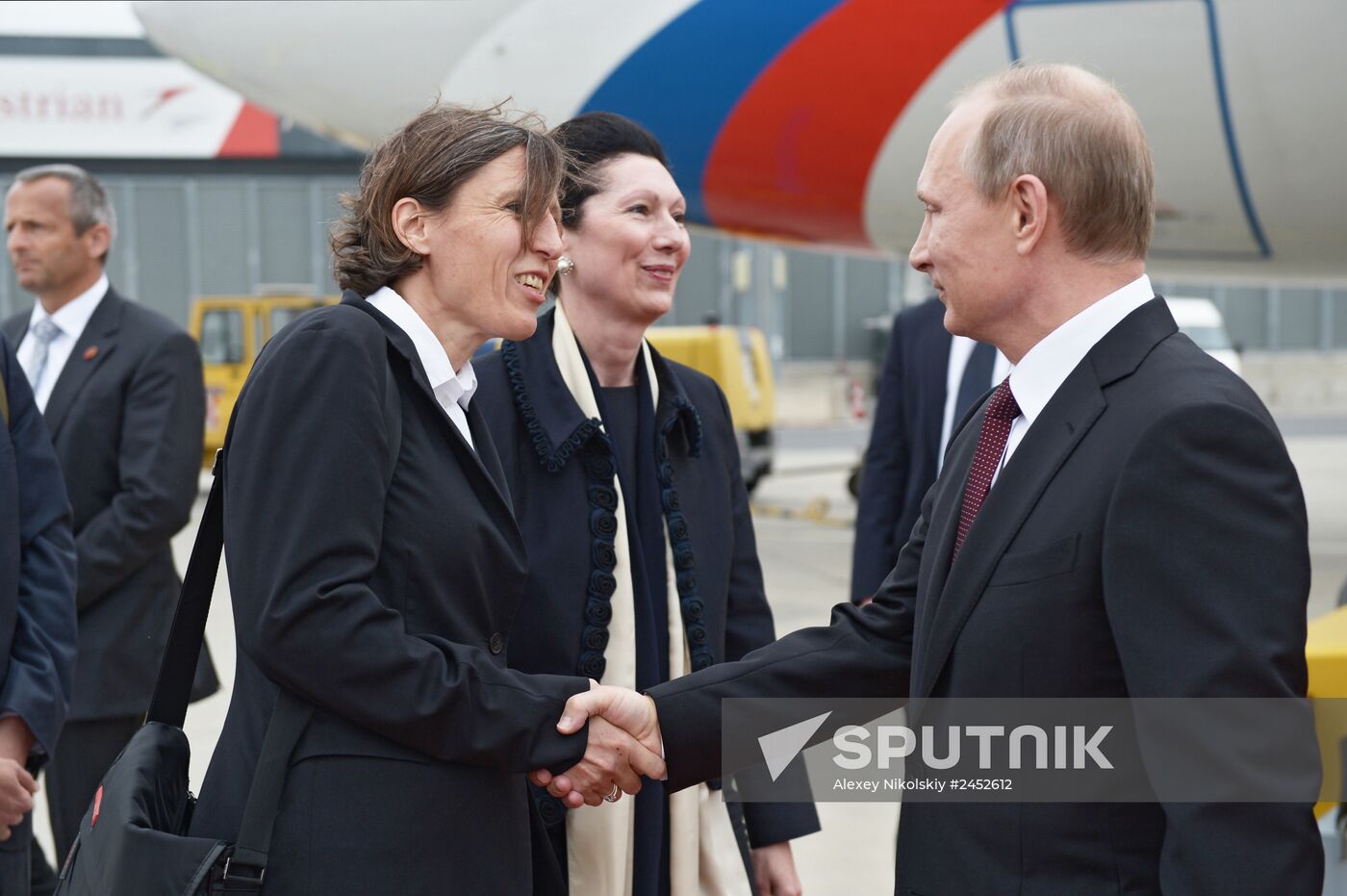 Vladimir Putin pays official visit to Austria