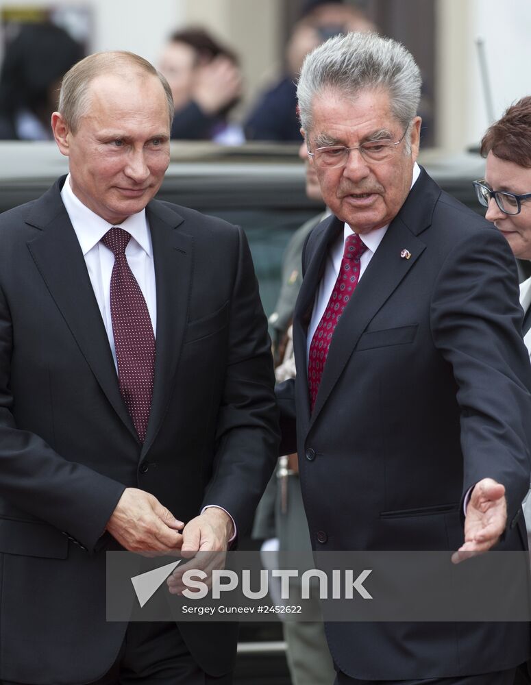 Vladimir Putin pays official visit to Austria