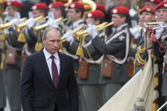 Vladimir Putin pays official visit to Austria