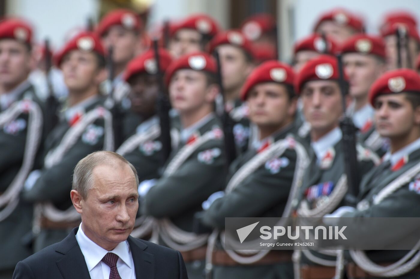Vladimir Putin pays official visit to Austria