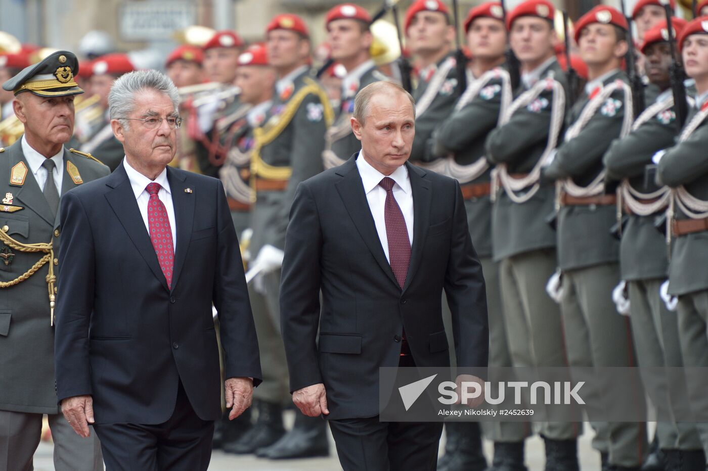 Vladimir Putin pays official visit to Austria