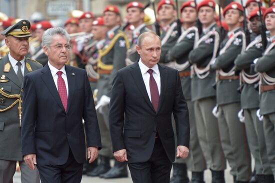 Vladimir Putin pays official visit to Austria
