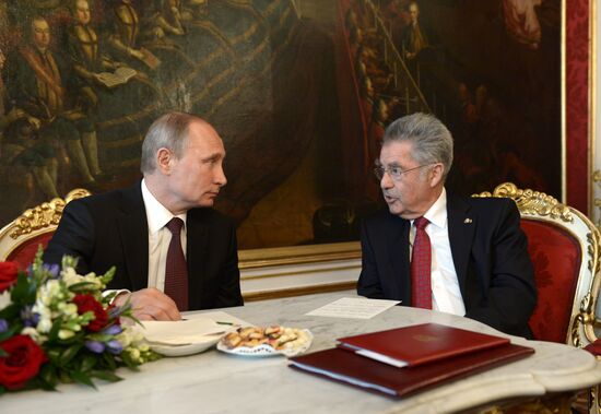 Vladimir Putin pays official visit to Austria