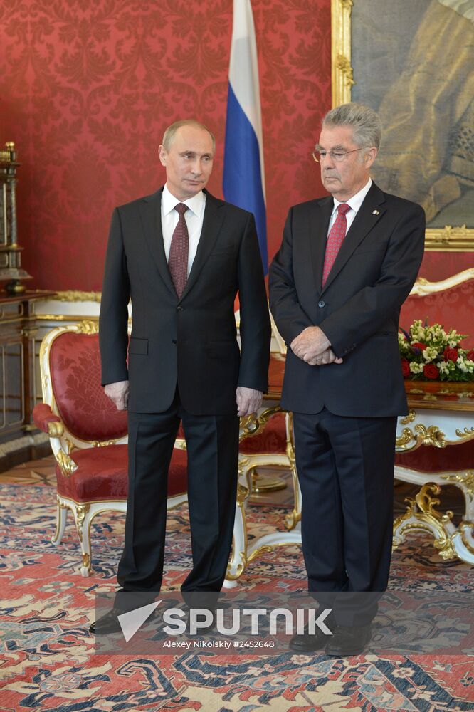 Vladimir Putin pays official visit to Austria