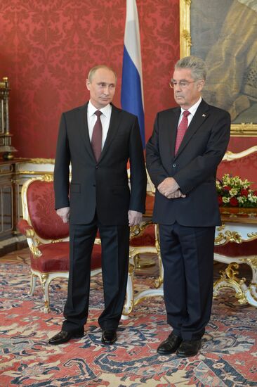 Vladimir Putin pays official visit to Austria