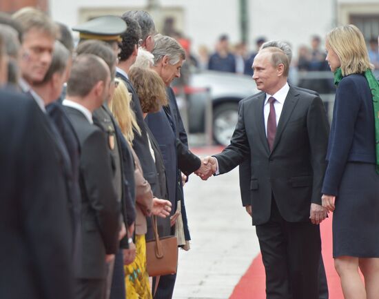Vladimir Putin pays official visit to Austria