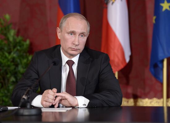 Vladimir Putin pays official visit to Austria