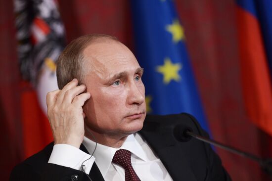 Vladimir Putin pays official visit to Austria
