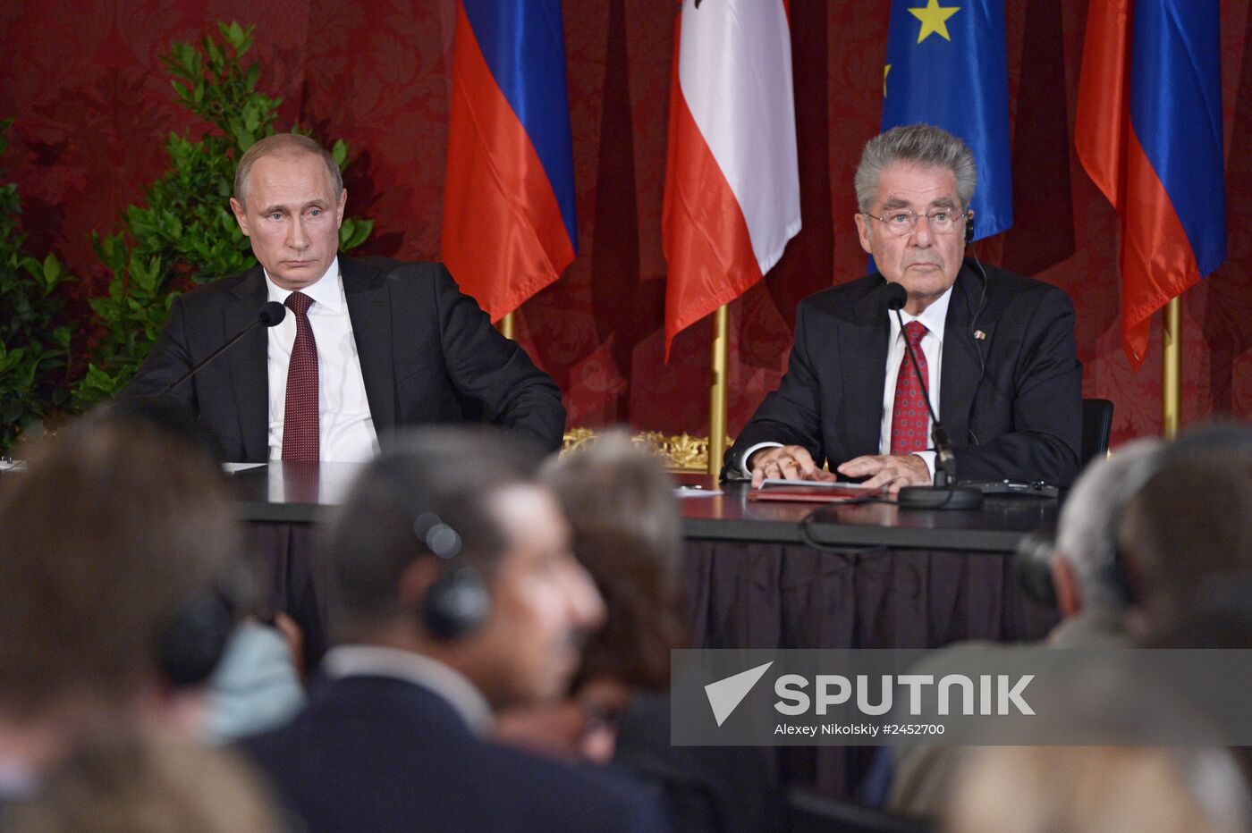 Vladimir Putin pays official visit to Austria