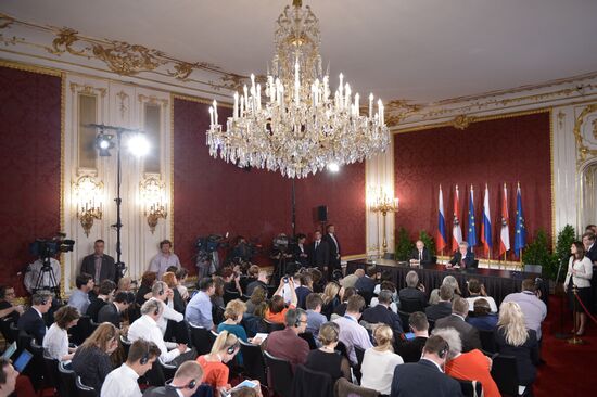 Vladimir Putin pays official visit to Austria