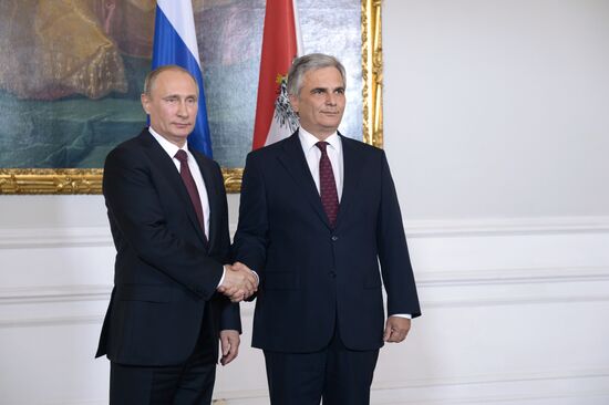 Vladimir Putin pays official visit to Austria