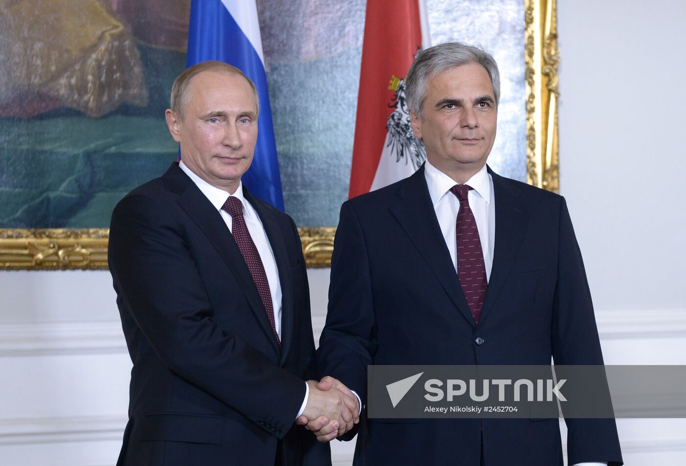 Vladimir Putin pays official visit to Austria