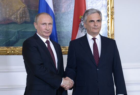 Vladimir Putin pays official visit to Austria