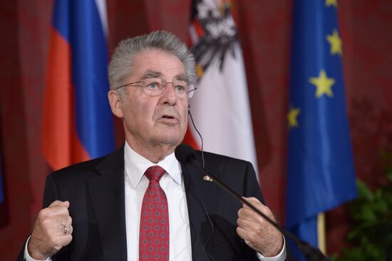 Vladimir Putin pays official visit to Austria