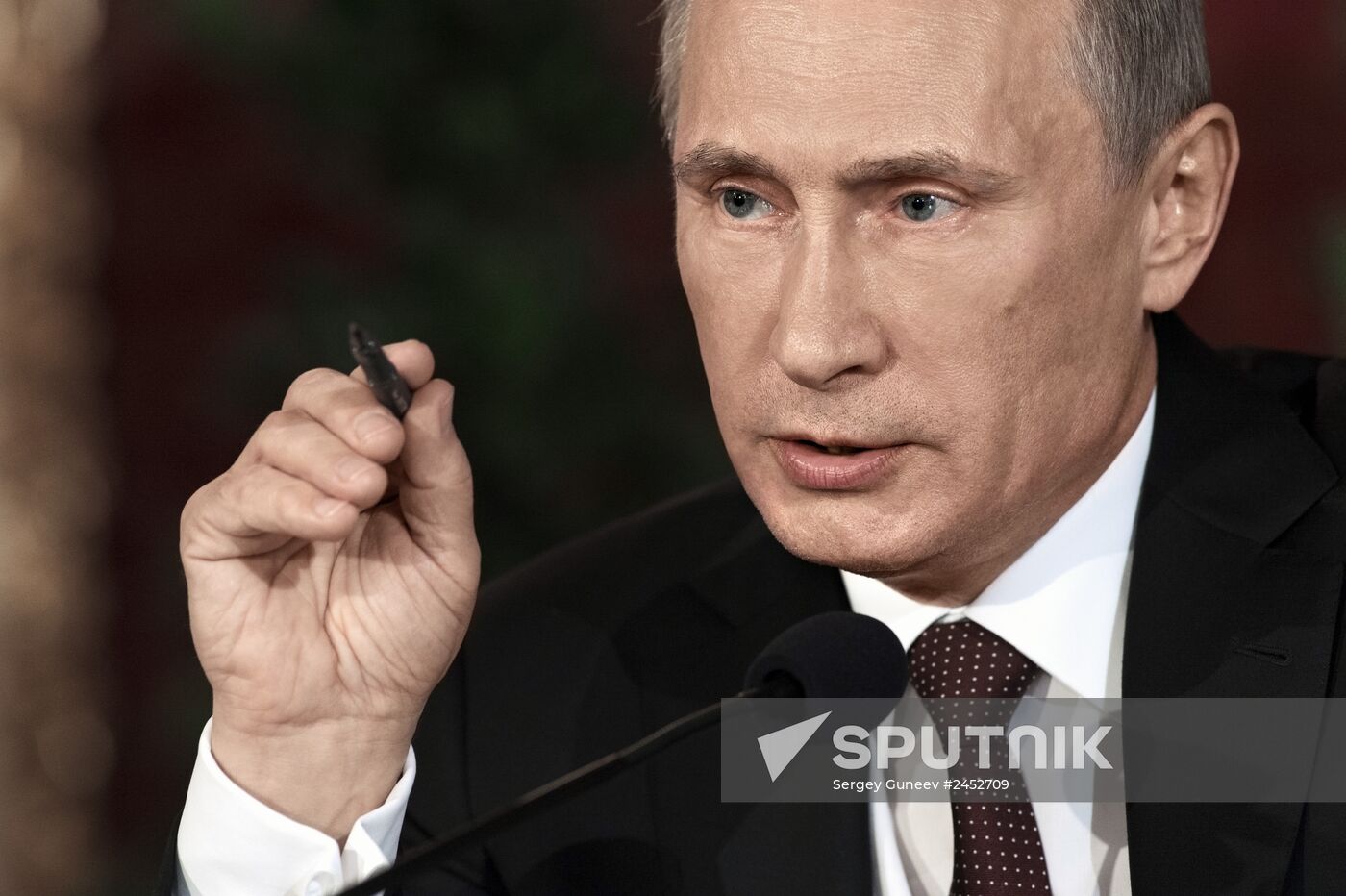 Vladimir Putin pays official visit to Austria