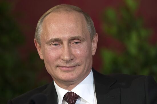 Vladimir Putin pays official visit to Austria