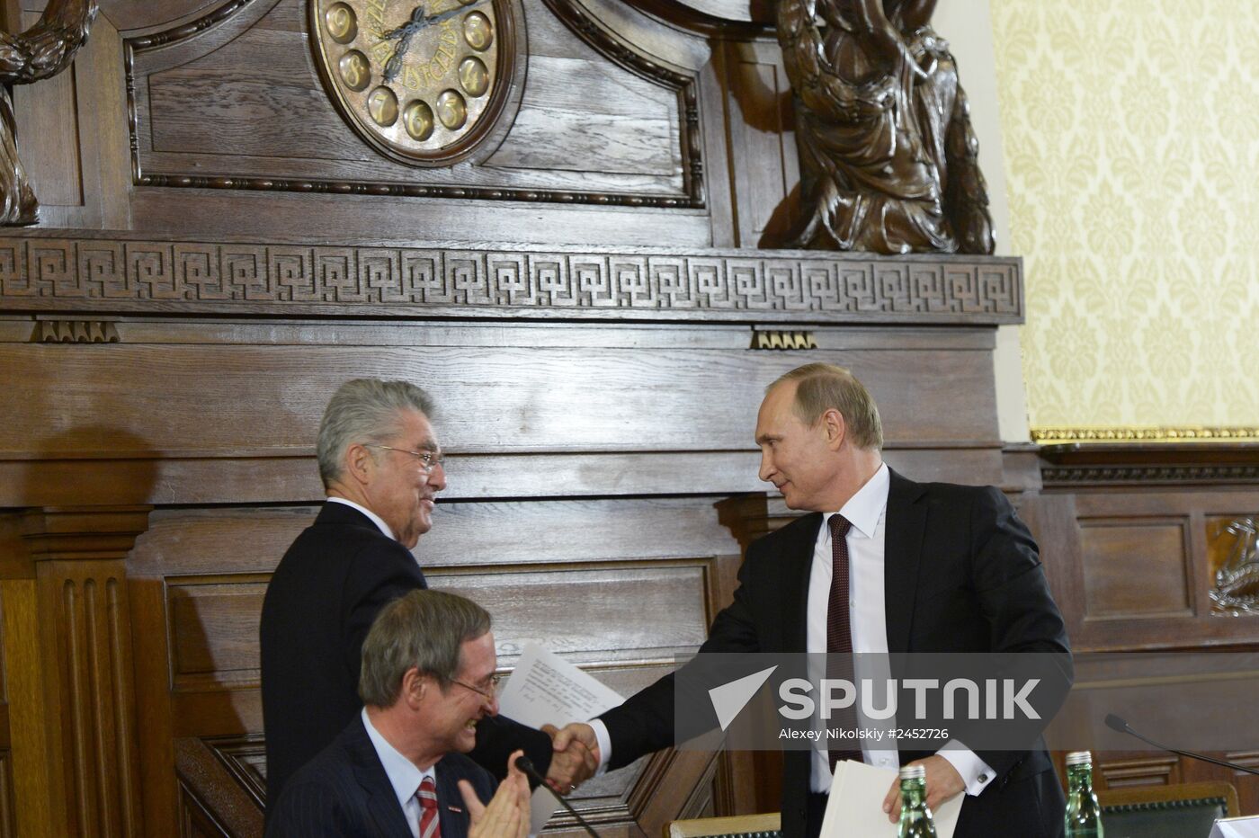 Vladimir Putin pays official visit to Austria