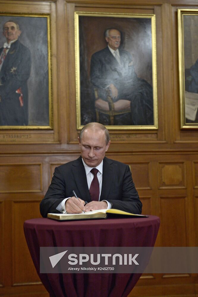 Vladimir Putin pays official visit to Austria