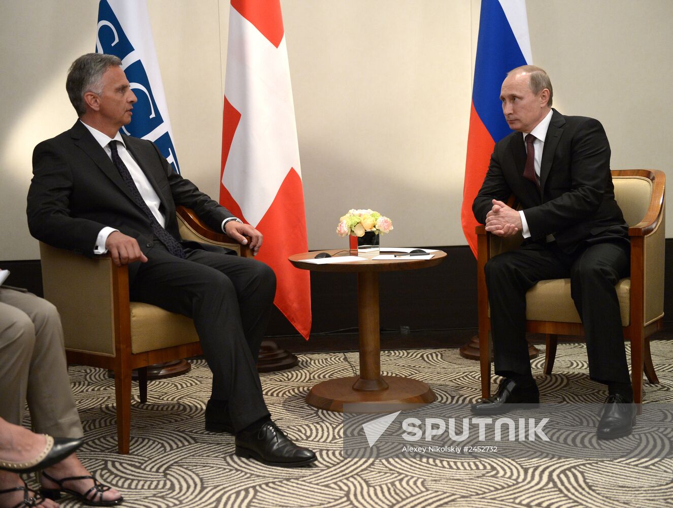 Vladimir Putin pays official visit to Austria