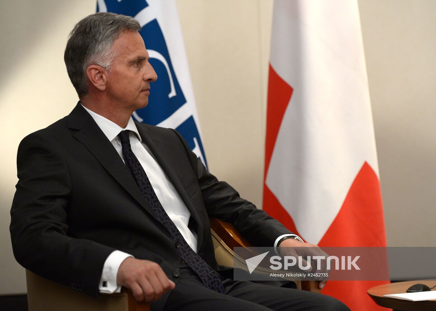 Vladimir Putin pays official visit to Austria
