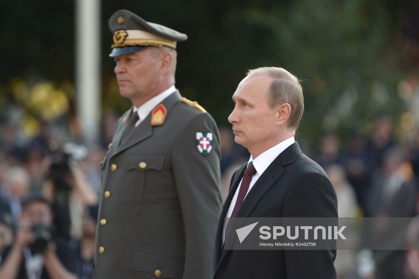 Vladimir Putin pays official visit to Austria