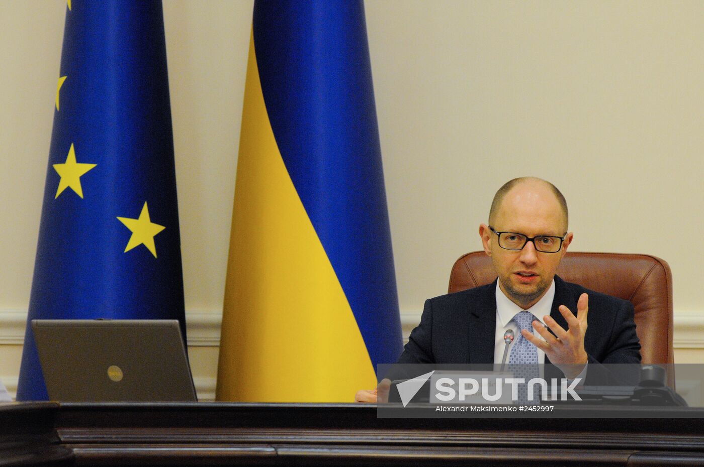 Ukrainian Prime Minister Arseny Yatsenyuk chairs government meeting
