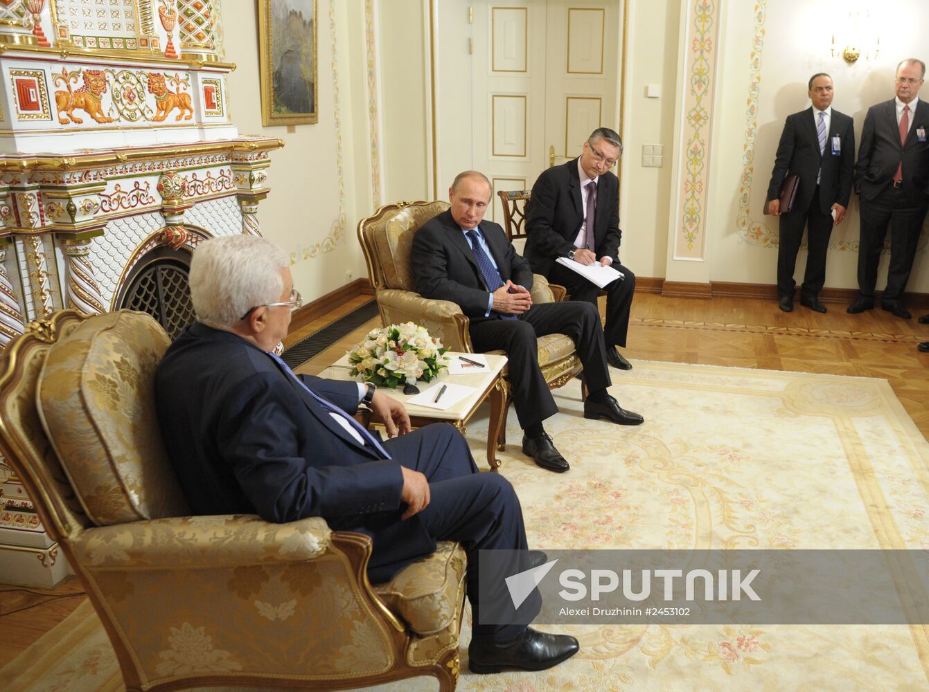Vladimir Putin meets with Mahmoud Abbas
