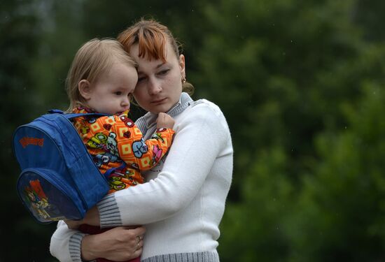 Refugees with children sent from Slavyansk to Russia