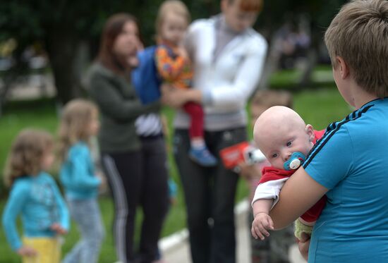 Refugees with children sent from Slavyansk to Russia