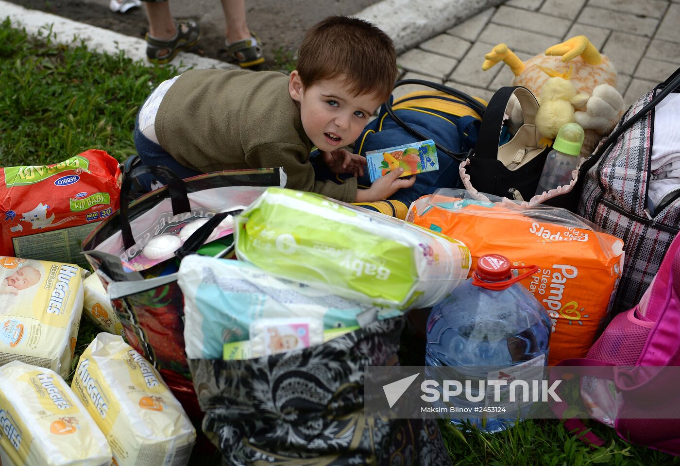 Refugees with children sent from Slavyansk to Russia