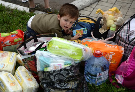 Refugees with children sent from Slavyansk to Russia