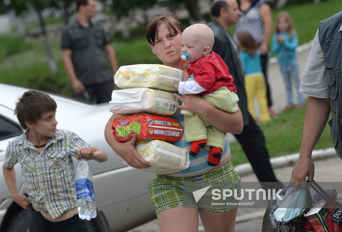 Refugees with children sent from Slavyansk to Russia