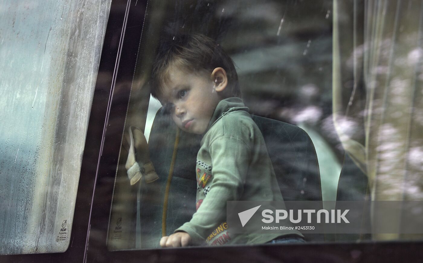 Refugees with children sent from Slavyansk to Russia