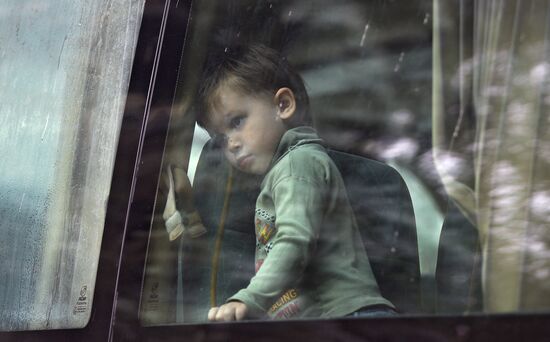 Refugees with children sent from Slavyansk to Russia
